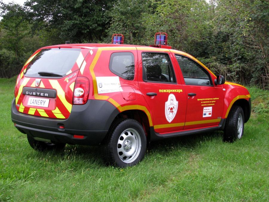  Dacia Duster Firefighters 2011 года  (фото 2 из 2)